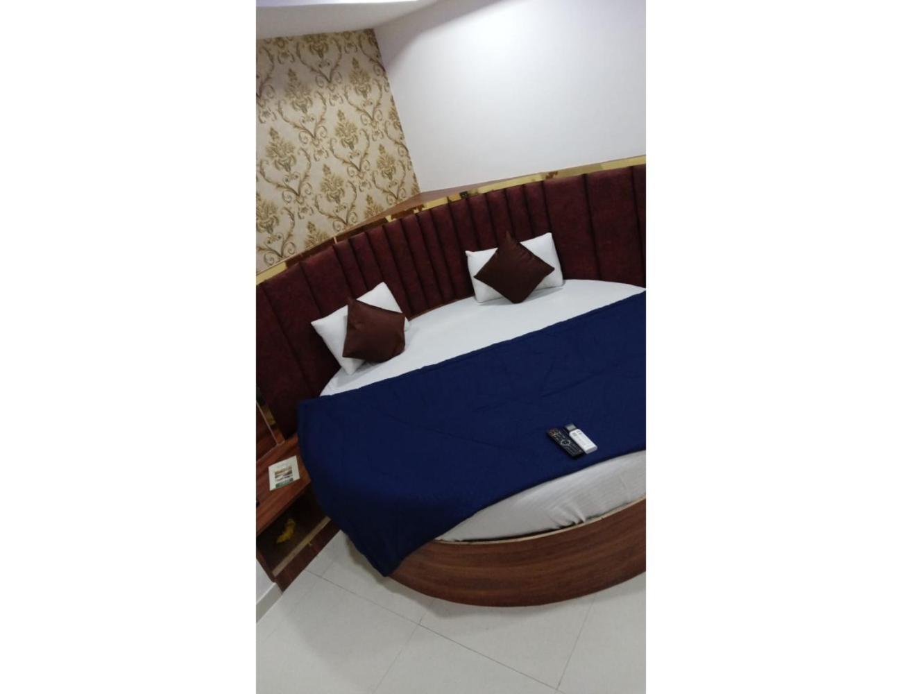 Hotel Paradise, Naroda 阿穆达巴 外观 照片