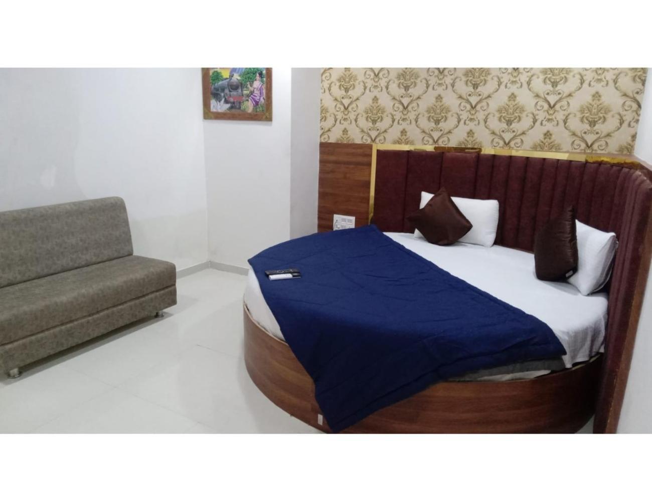Hotel Paradise, Naroda 阿穆达巴 外观 照片